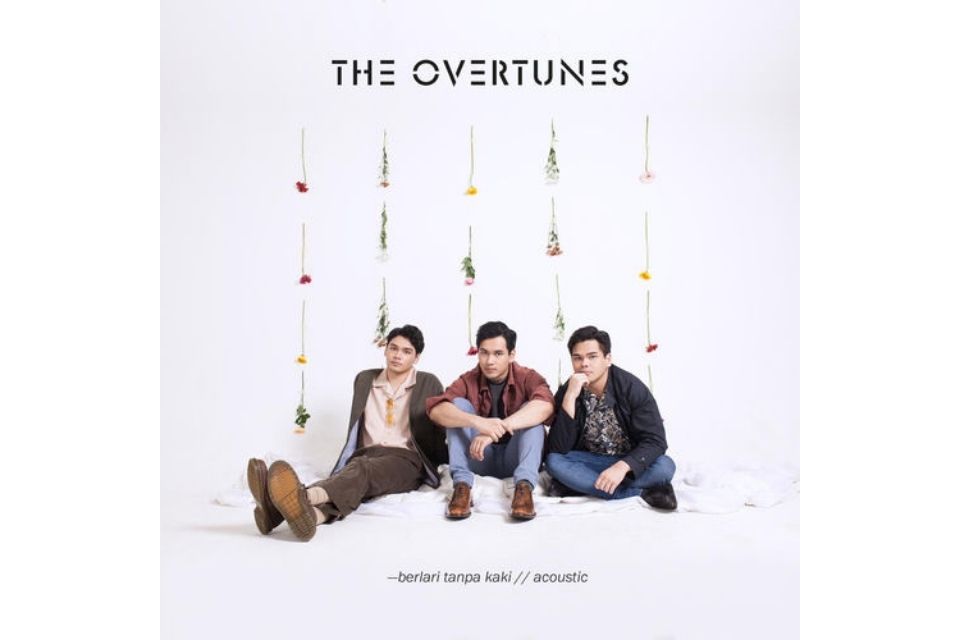 Relate Banget! 11 Lagu Untuk Acara Wisuda Terbaik Buat Momen Perpisahan 17 Cover single Berlari Tanpa Kaki dari The Overtunes
