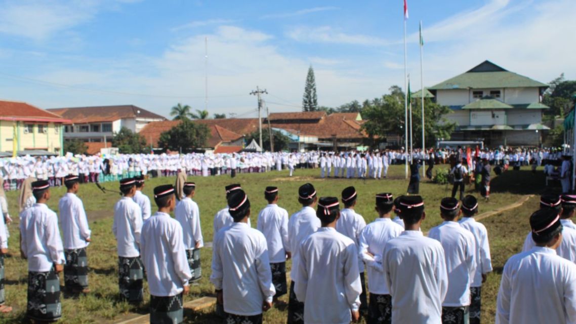 3 Contoh Susunan Acara Peringatan Hari Santri Nasional 4 Upacara peringatan Hari Santri di sekolah