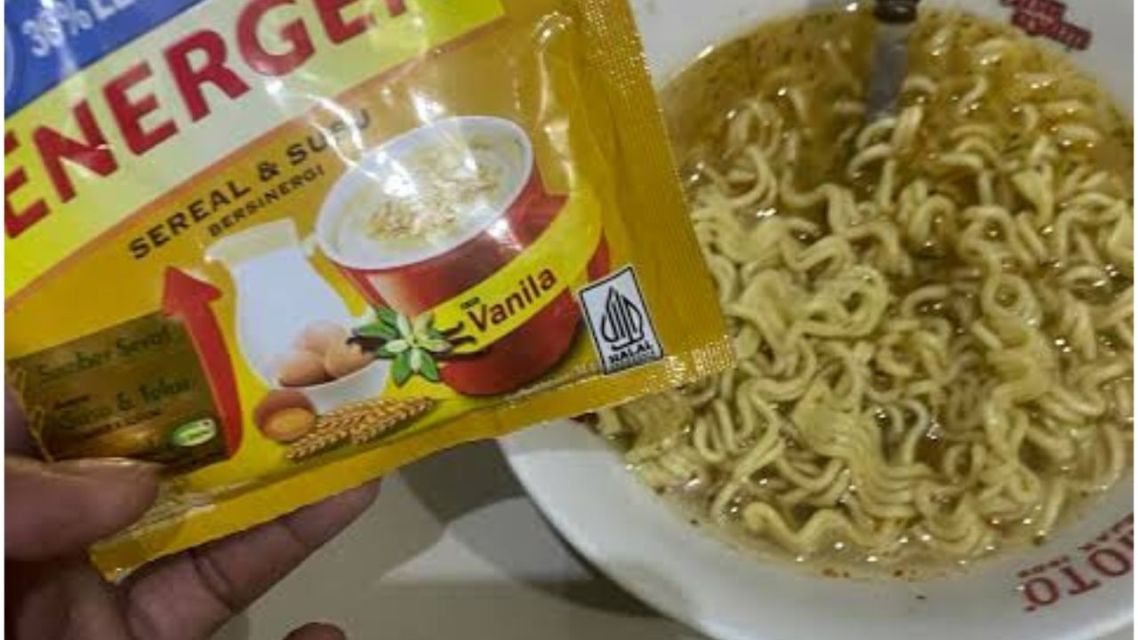 16 Sekte Makanan Absurd ala Netizen +62, dari Masih Masuk Akal sampai Bikin Geleng-Geleng! 19 Mi instan kuah dicampur minuman sereal Energen vanila