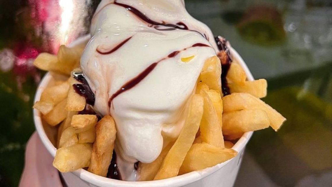 16 Sekte Makanan Absurd ala Netizen +62, dari Masih Masuk Akal sampai Bikin Geleng-Geleng! 18 Kentang goreng dicelup ke es krim vanila