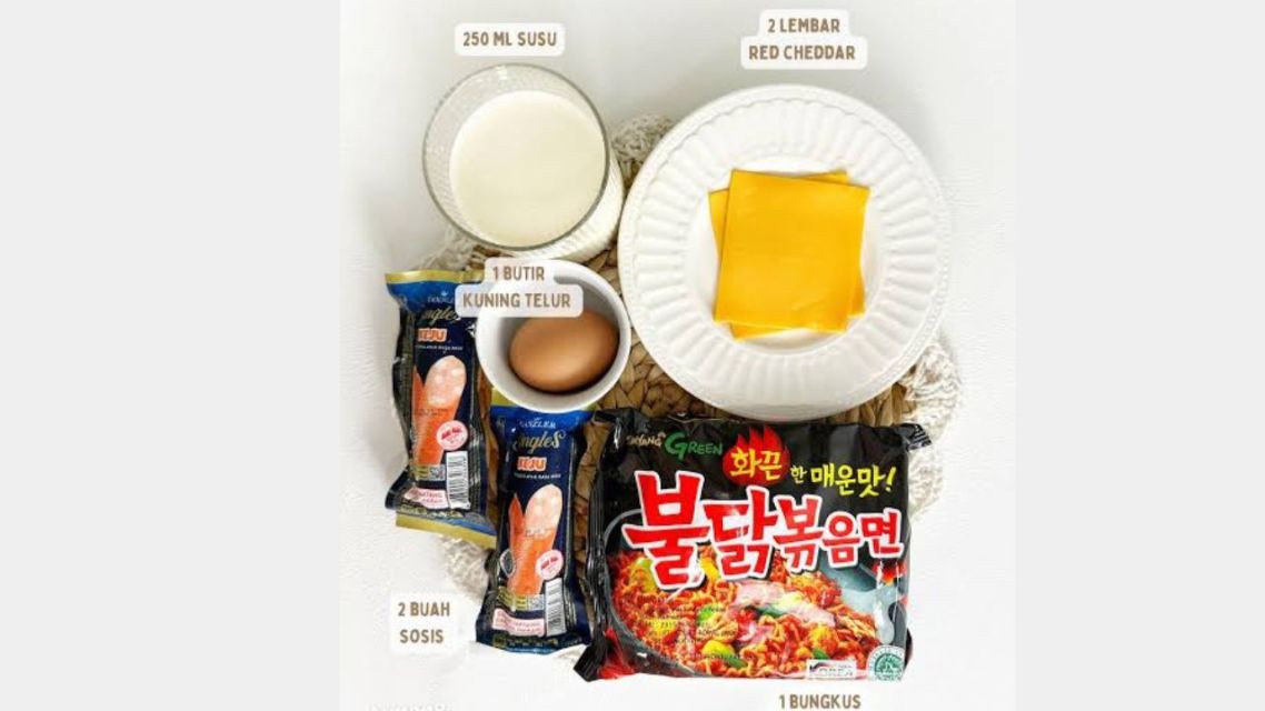 16 Sekte Makanan Absurd ala Netizen +62, dari Masih Masuk Akal sampai Bikin Geleng-Geleng! 22 Mi Samyang dimasak dengan susu dan keju
